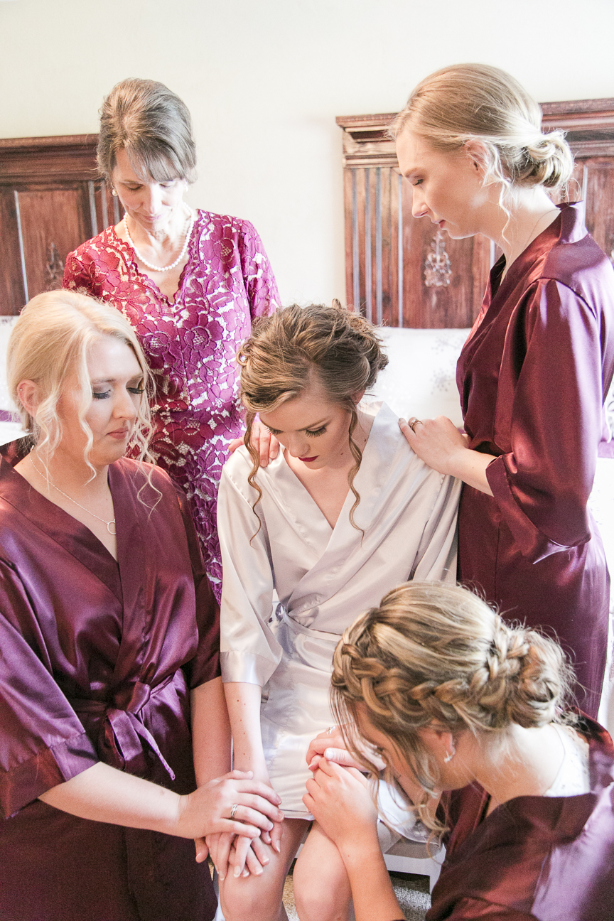 bridesmaids prayer, burgundy, robes, wedding photography, nc photographer, plantation wedding, bride